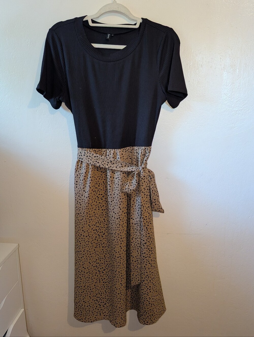 Zattcas Black & Tan Leopard-Print Belted Midi Dress Size M